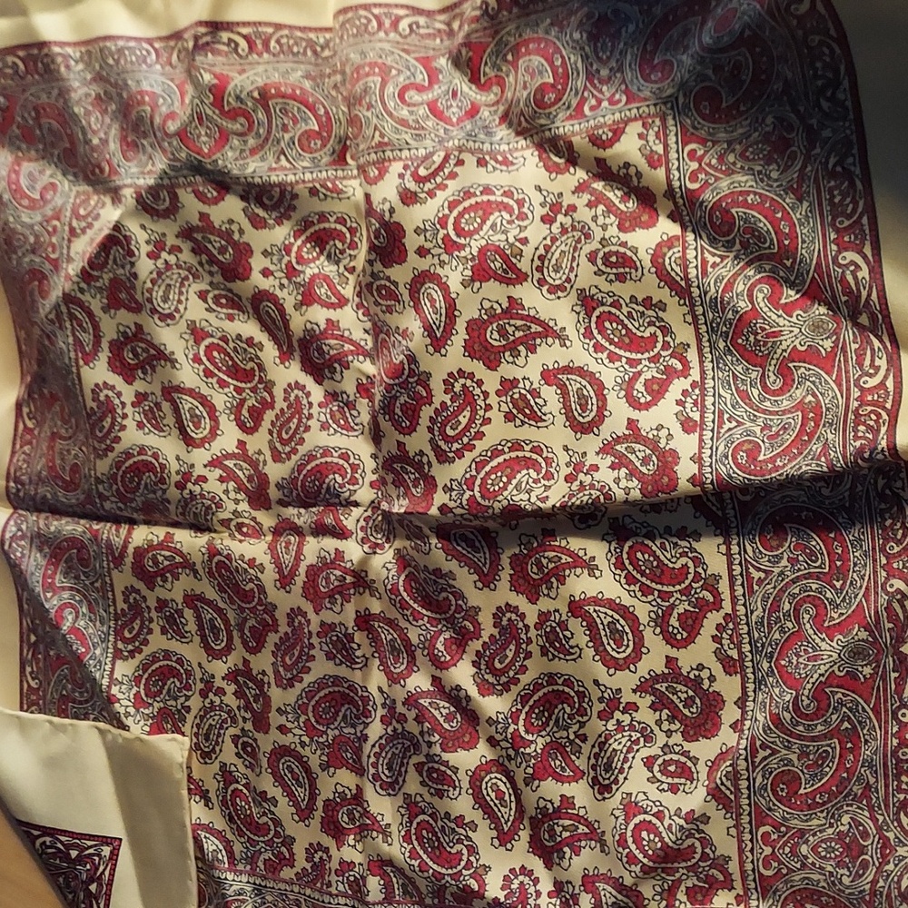 Vintage Paisley Print Italian Silk Pocket Square Carvat